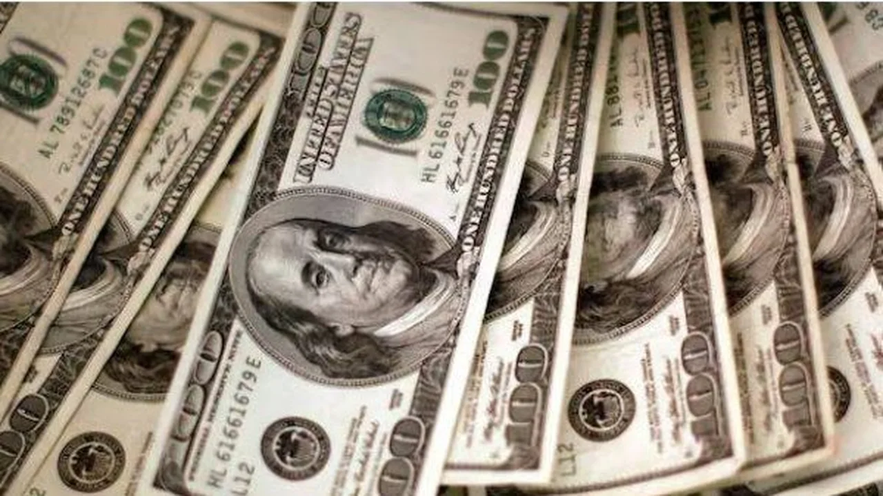 ارتفاع سعر الدولار مقابل الجنيه المصري 83 قرشًا في 7 أيام